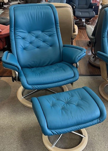 Stressless Royal Large Signature Base Recliner